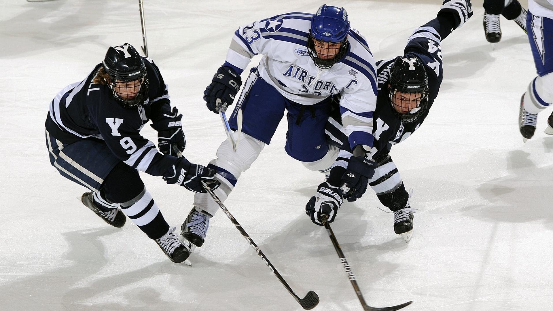 字母哥点燃赛场，当希腊神话降临NBA季后赛之夜