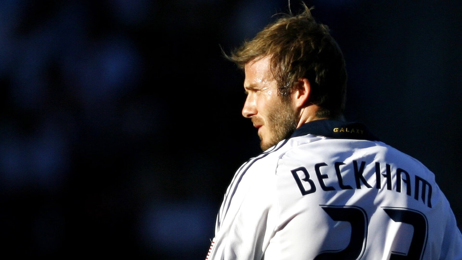 深圳队鏖战雄鹿，当东方铁血遇上字母哥，恩比德为何成为破局关键？